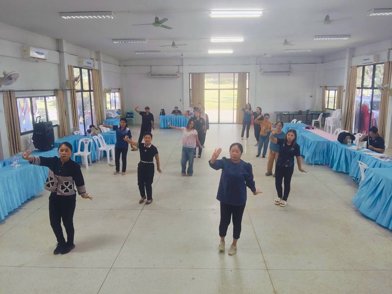 พช.ขุนตาล ร่วมกับคณะกรรมการพัฒนาสตรีอำเภอ (กพสอ.) ขุนตาล  ฝึกซ้อมฟ้อนเตรียมความพร้อม ในกิจกรรมครบรอบ 30 ปี อำเภอขุนตาล